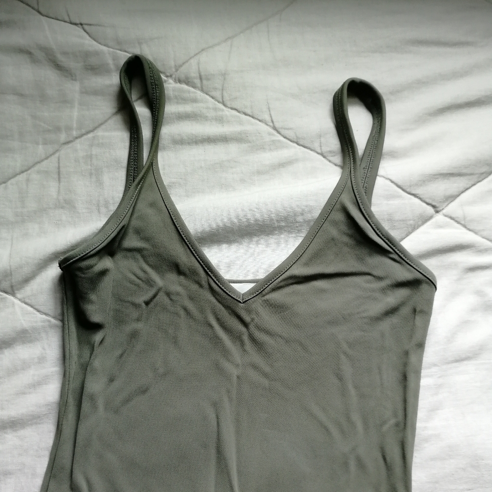 WILFRED FREE Gitte Bodycon Midi Tank Dress Olive Green V-neck XXS Aritzia - Picture 5 of 12